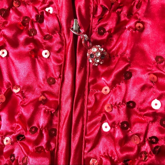 Adressing woman smocked crinkle sequin mock neck jacket in vibrant red. Size L - Picture 2 of 6